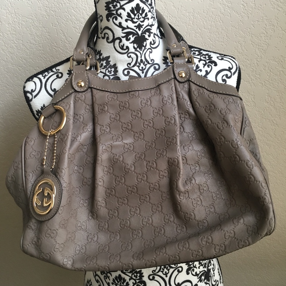 Authentic Gucci “La Pelle Guccissima” Sukey
